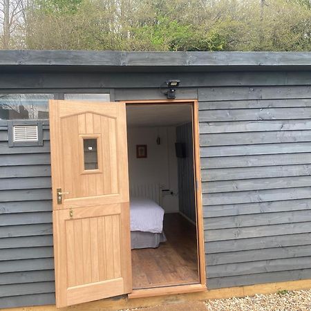 Bridport Garden Suite Exterior photo