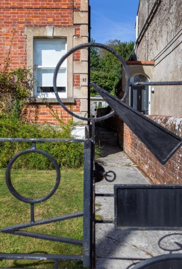 Bridport Garden Suite Exterior photo