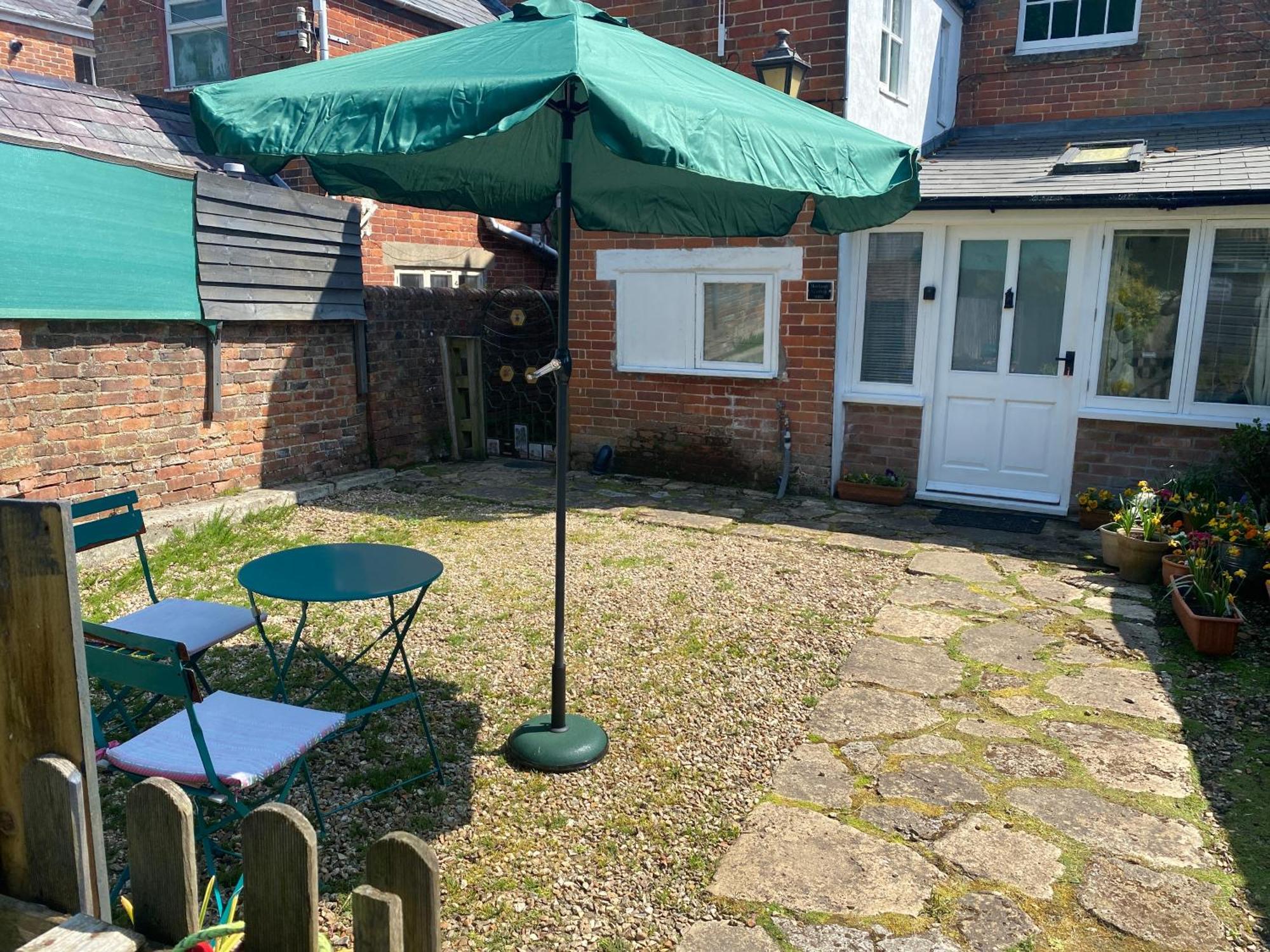 Bridport Garden Suite Exterior photo
